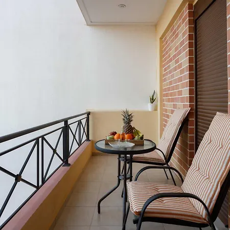 아파트 Philoxenia With Balcony